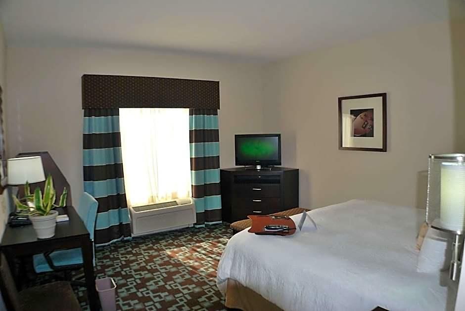 Hotel Hampton & At Opryland Nashville