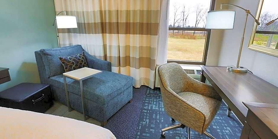 Hampton & Nashville-airport Hotel 3*
