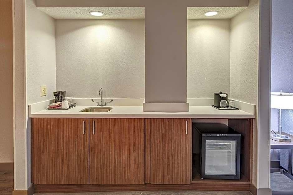 Courtyard By Marriott Vanderbilt West End