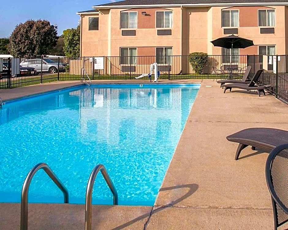 Inn Sleep North - Downtown Area 4*