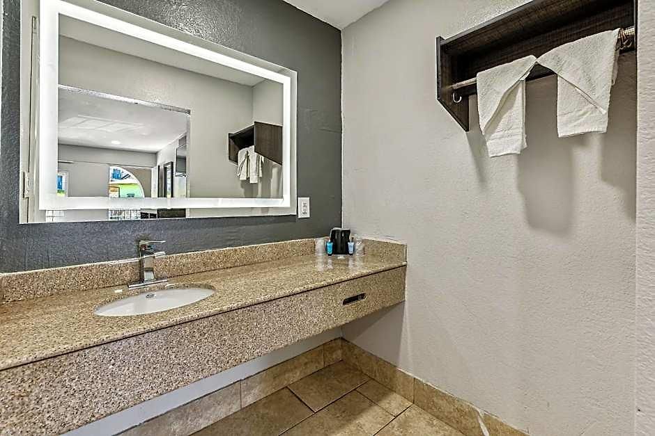 Hotel Knights Antioch Nashville