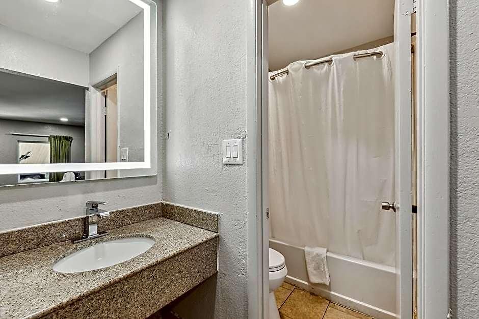 Hotel Knights Antioch Nashville