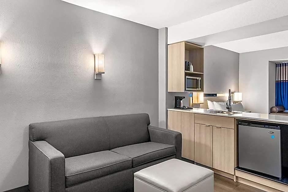 Hotel Microtel & By Wyndham