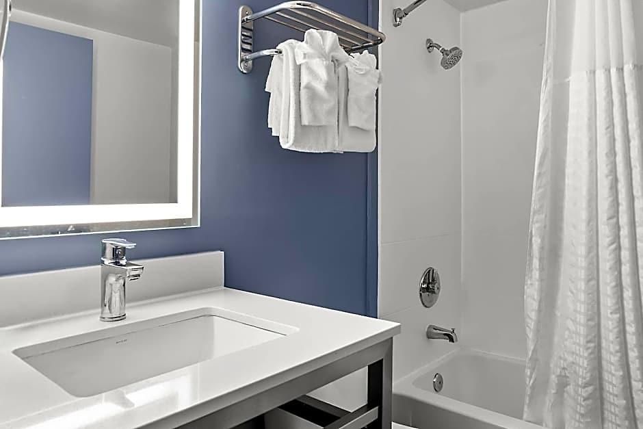 Hotel Microtel & By Wyndham