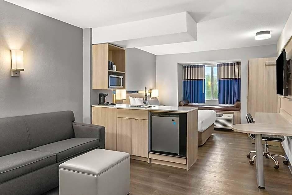 Microtel & By Wyndham 2*