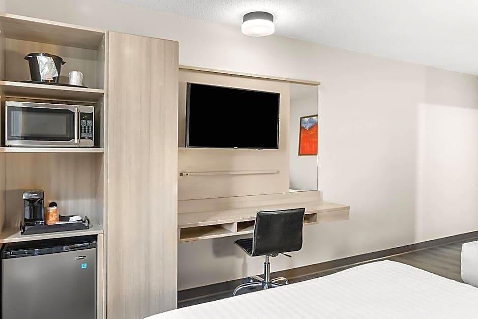Hotel Microtel & By Wyndham 2*