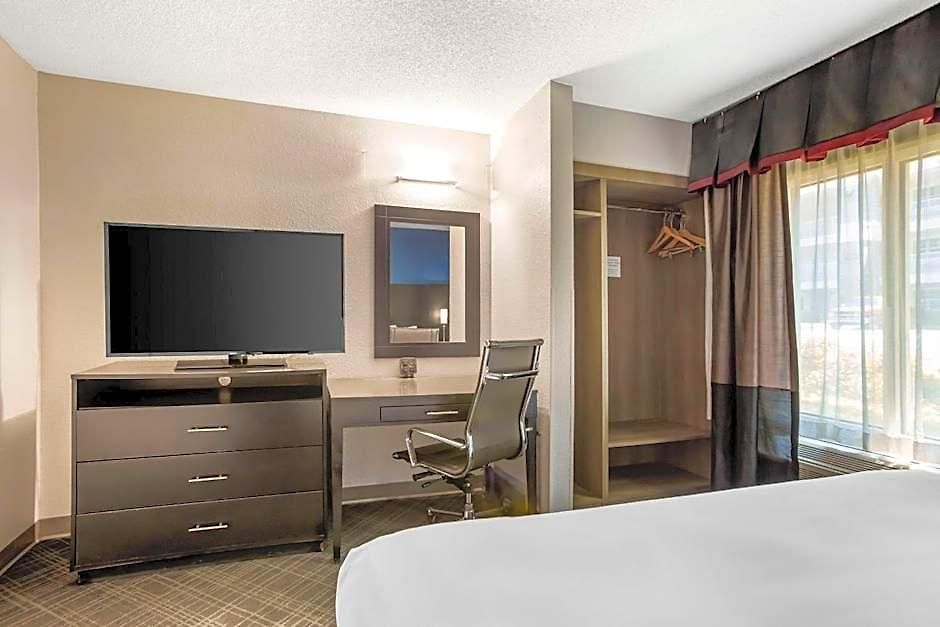 Comfort Airport - Bna Hotel