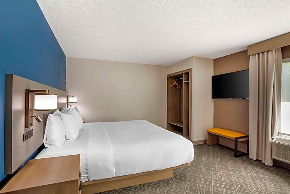 Comfort Airport - Bna Hotel