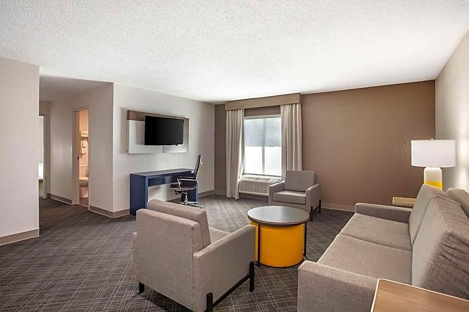 Hotel Comfort Airport - Bna 4*
