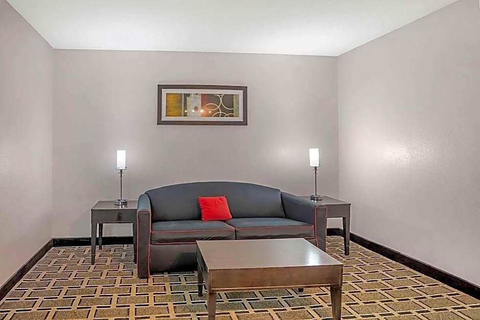 Hotel Comfort Airport - Bna