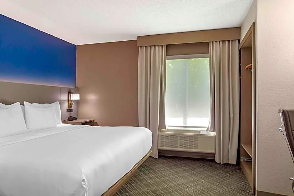 Comfort Airport - Bna Hotel