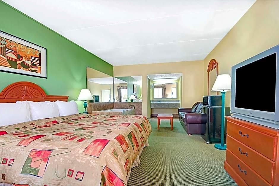Super 8 By Wyndham Near Downtown / I-40 Hotel Nashville
