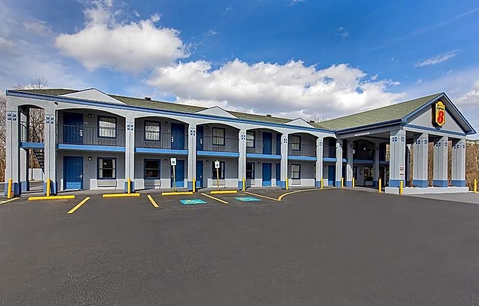Hotel Super 8 By Wyndham West 2*