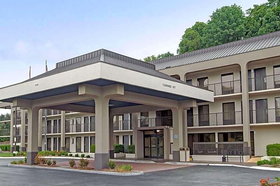 Baymont By Wyndham Airport