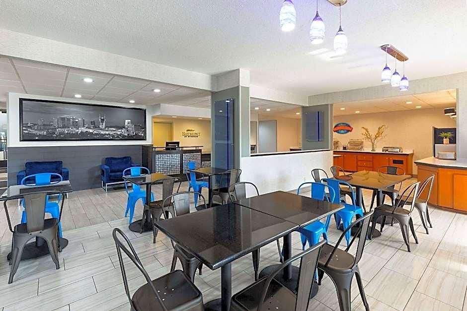 Hotel Baymont By Wyndham Airport