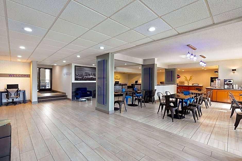 Baymont By Wyndham Airport Hotel Nashville