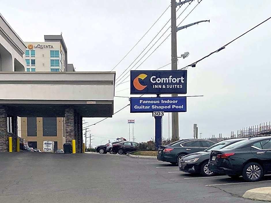 Hotel Comfort & Downtown - Stadium 4*