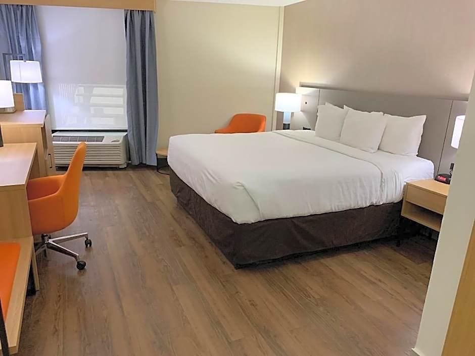 Hotel Comfort & Downtown - Stadium 4*
