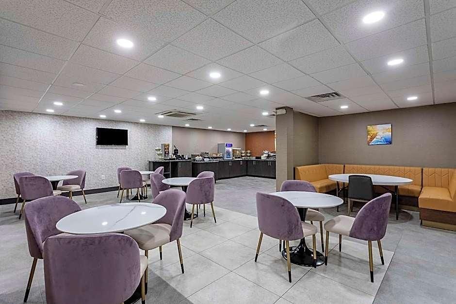 Hotel Comfort & Downtown - Stadium 4*