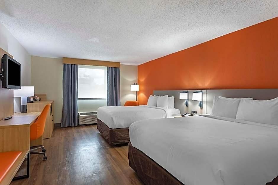 Comfort & Downtown - Stadium Hotel Nashville