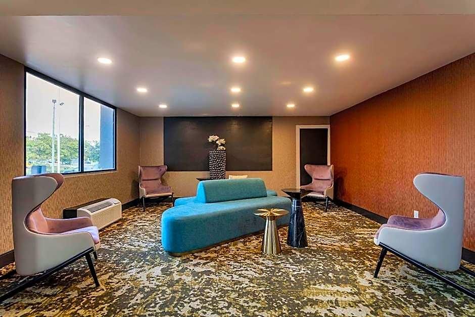 Hotel Comfort & Downtown - Stadium 4*