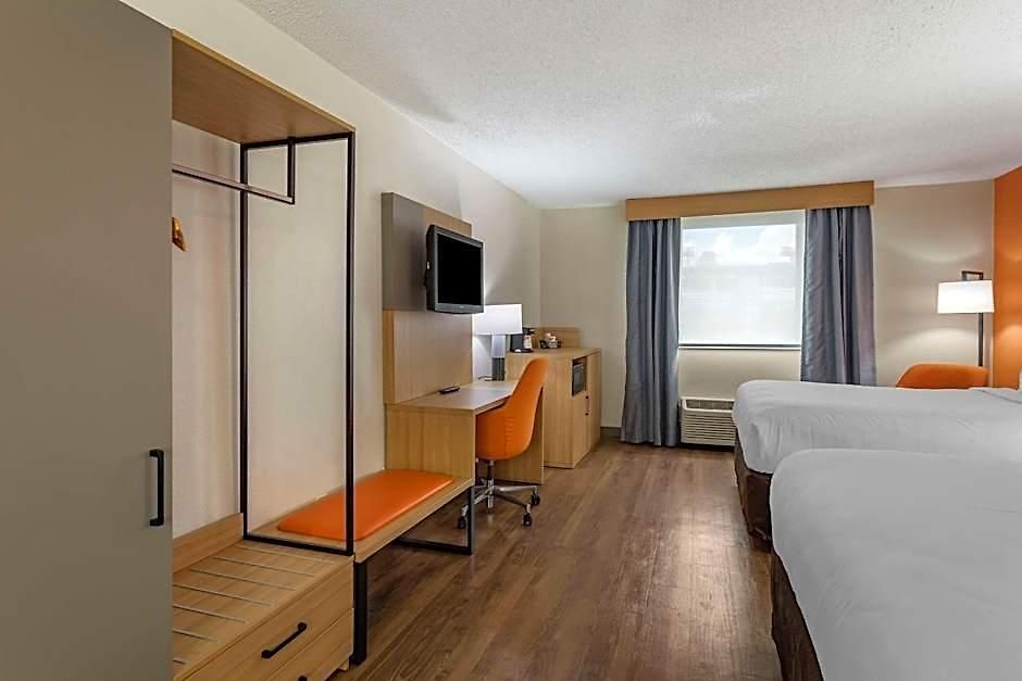 Comfort & Downtown - Stadium Hotel Nashville