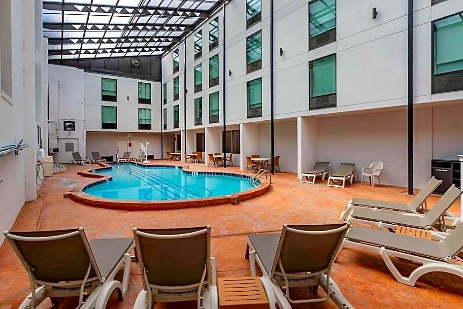 Comfort & Downtown - Stadium Nashville