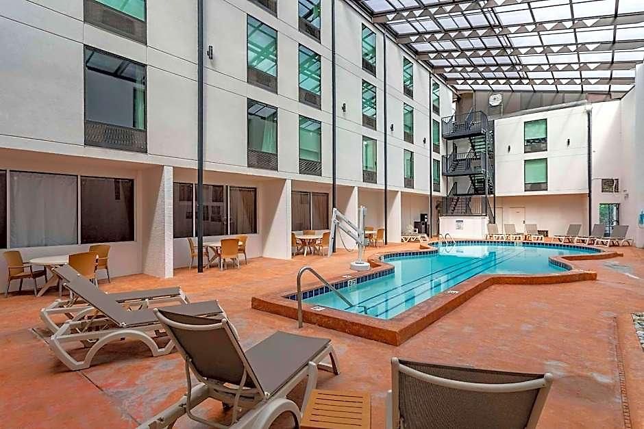 Comfort & Downtown - Stadium Hotel Nashville