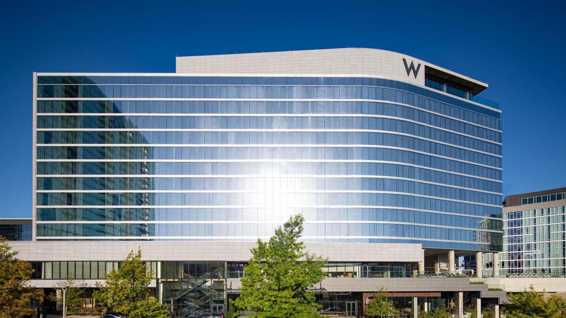 W Hotel 5*