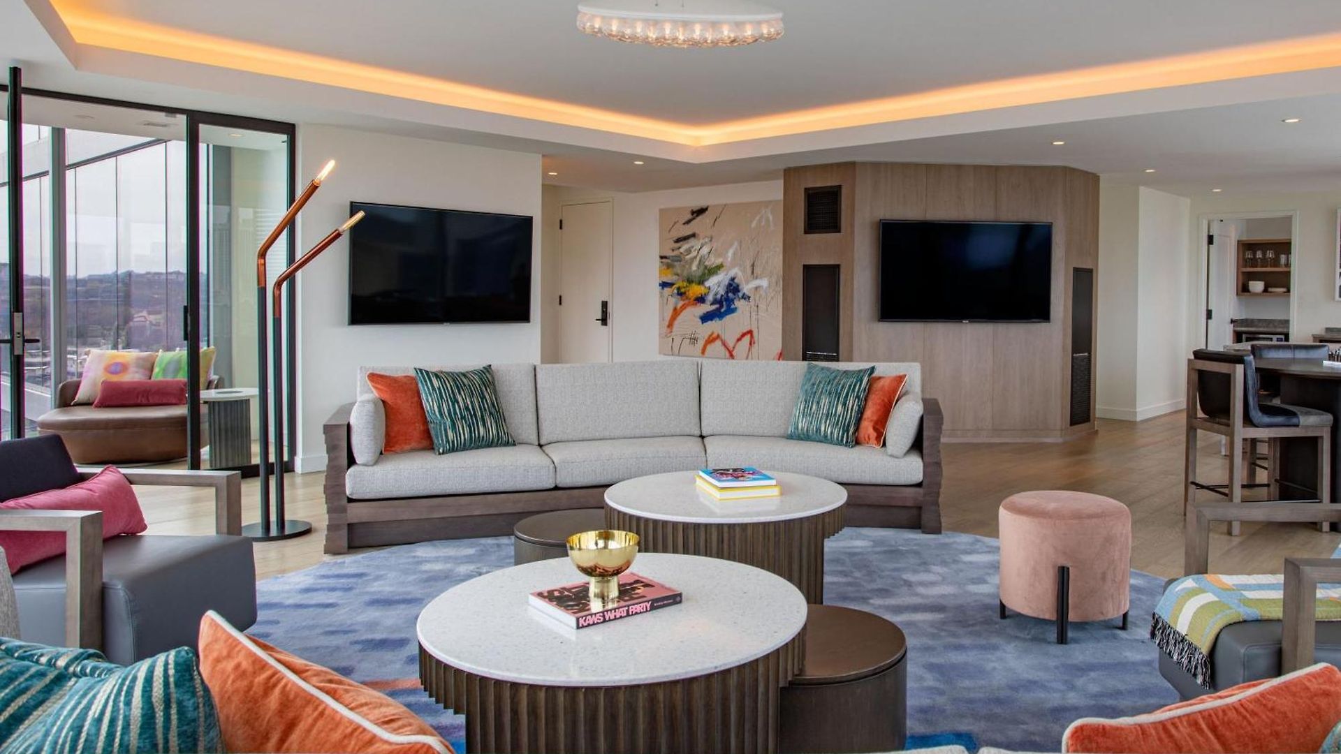 W Hotel 5*