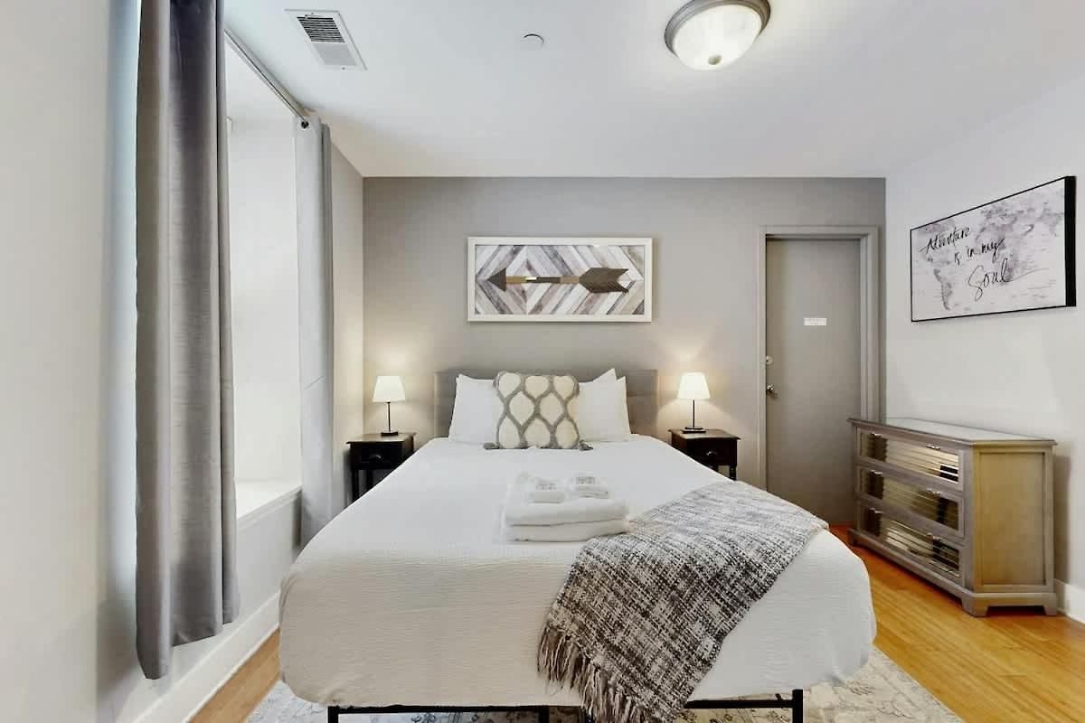Polk 401 Apartment *