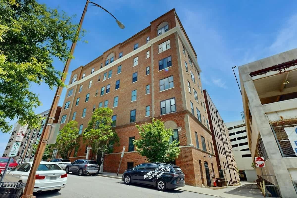 Polk 401 Apartment *