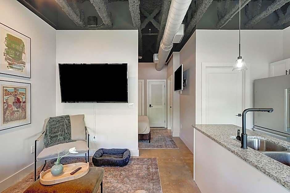 New With 2 Beds 7 Mins To Broadway Apartment