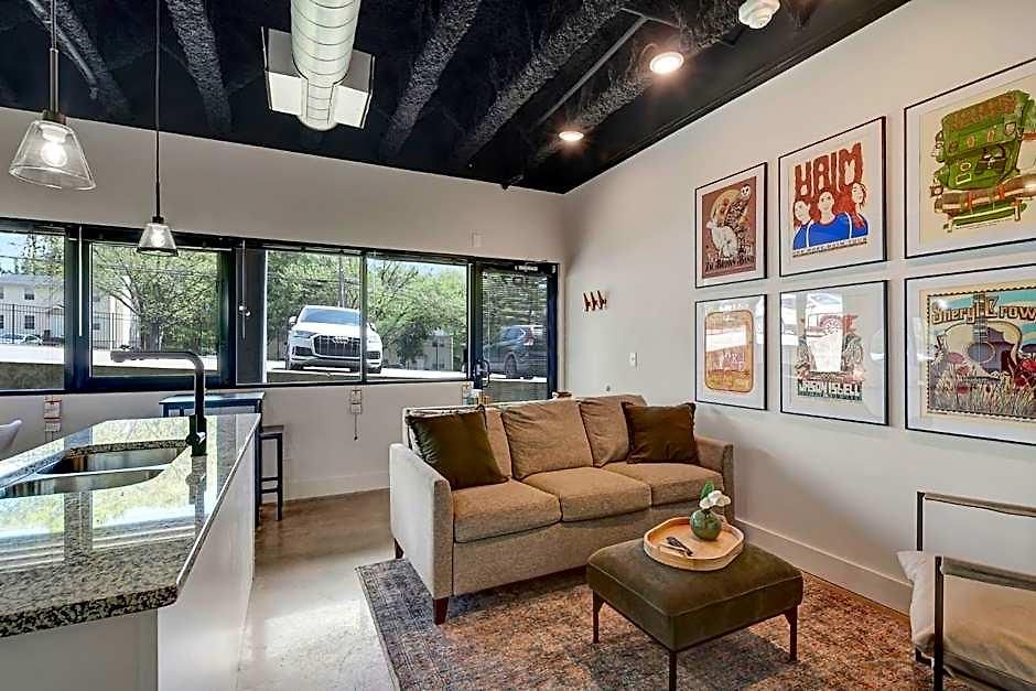 New With 2 Beds 7 Mins To Broadway Apartment