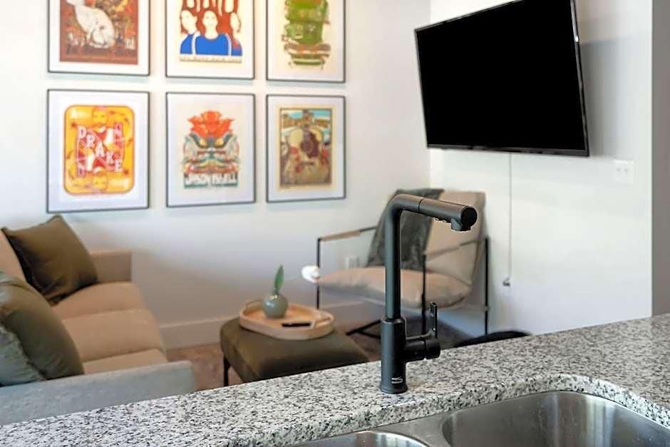 New With 2 Beds 7 Mins To Broadway Apartment