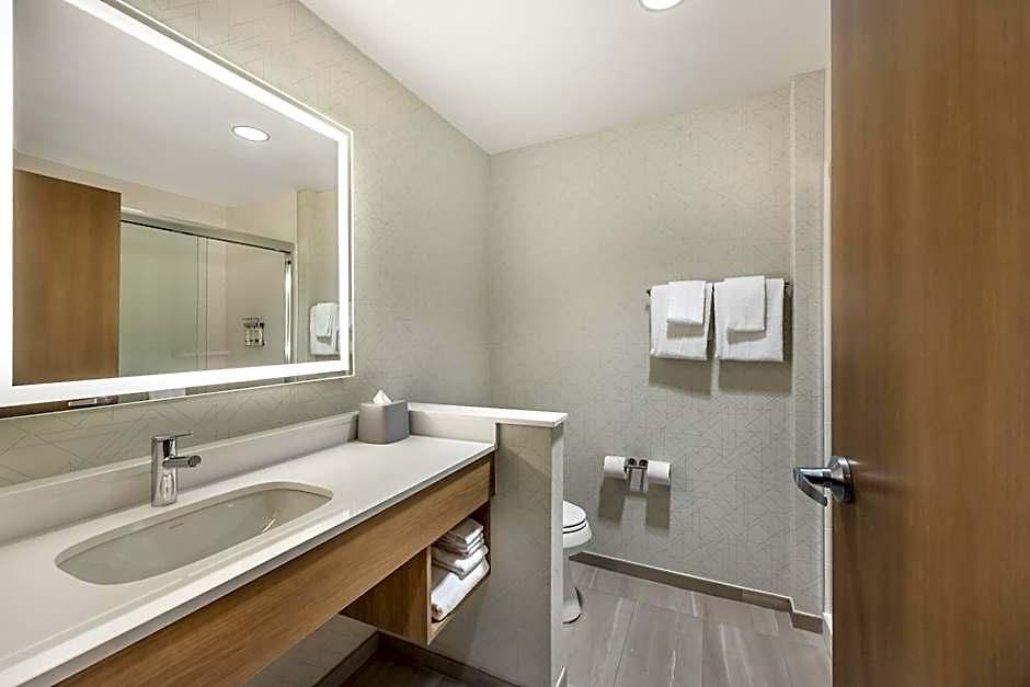 Express & West End - Univ Area By Ihg