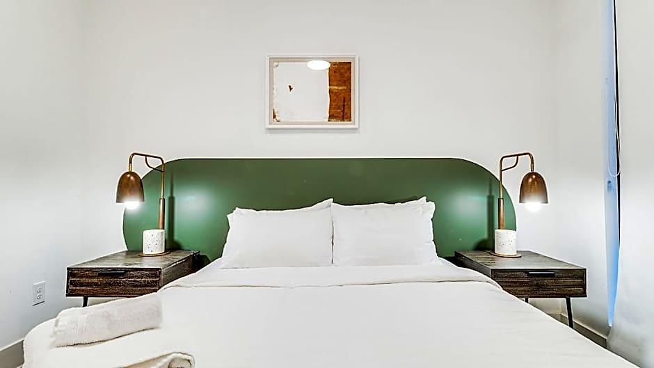 Hotel The Grove By Avantstay Stylish And Spacious Perfect For Groups 3*