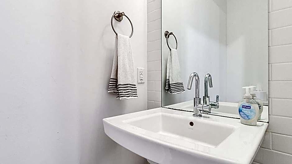 Hotel The Grove By Avantstay Stylish And Spacious Perfect For Groups 3*