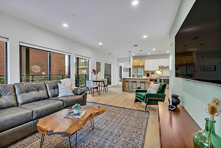 Huge Downtown Corner Unit- Pool-gym-walk 2 Broadway Aparthotel Nashville