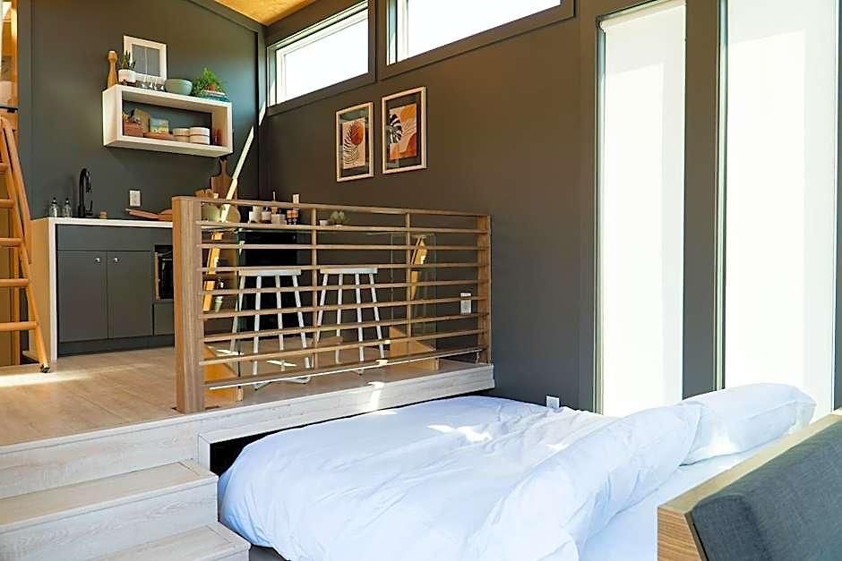 Ironwood Grove, Tiny House Aparthotel Nashville