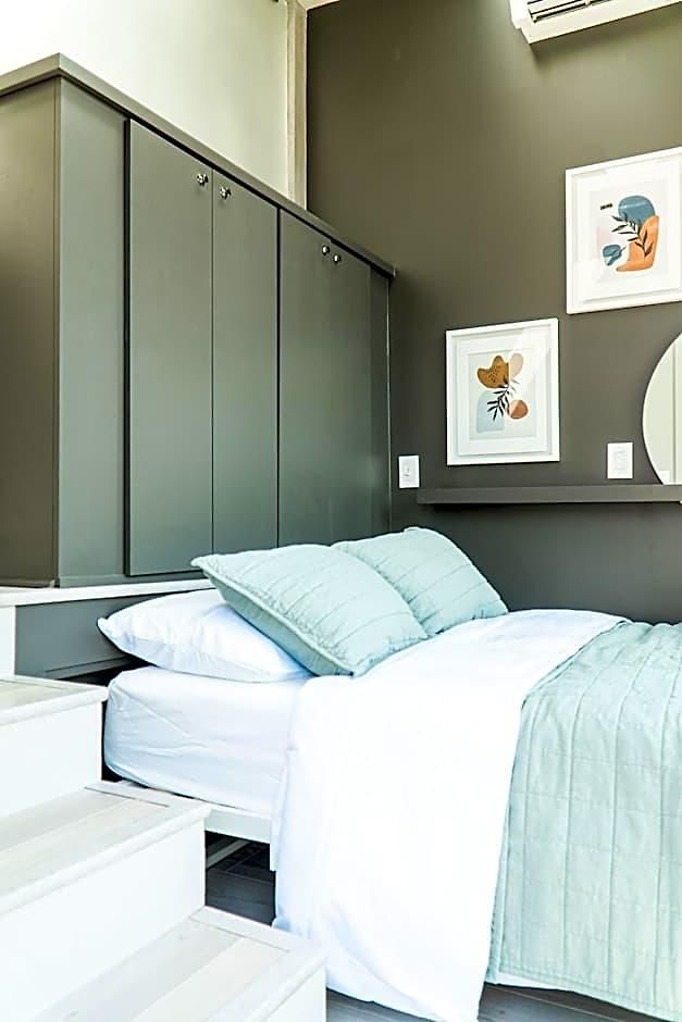 Ironwood Grove, Tiny House Aparthotel