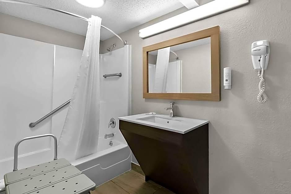 Quality - Opryland Area 4*