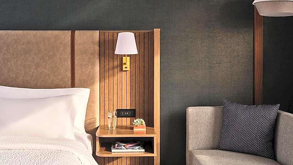 Airport By Ihg Hotel 3*