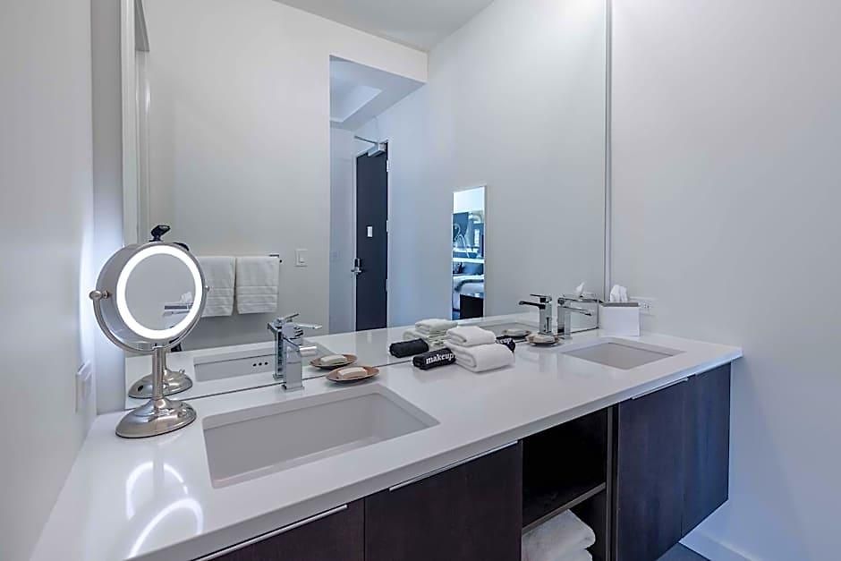 Hotel 121 By Avantstay 4*