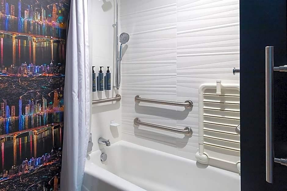 Aloft By Marriott Airport Hotel 3*