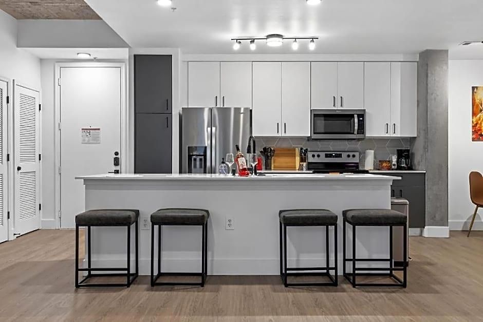 Cozysuites-midtown 3*