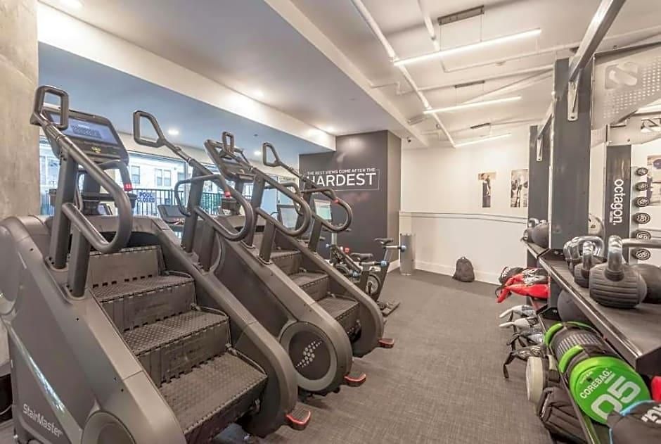 Hotel Cozysuites-midtown 3*
