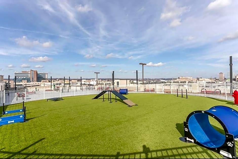 Cozysuites-midtown Hotel