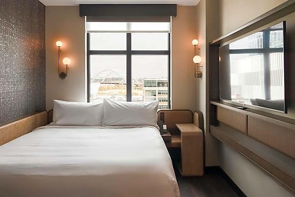 Motto By Hilton Downtown Hotel 4*