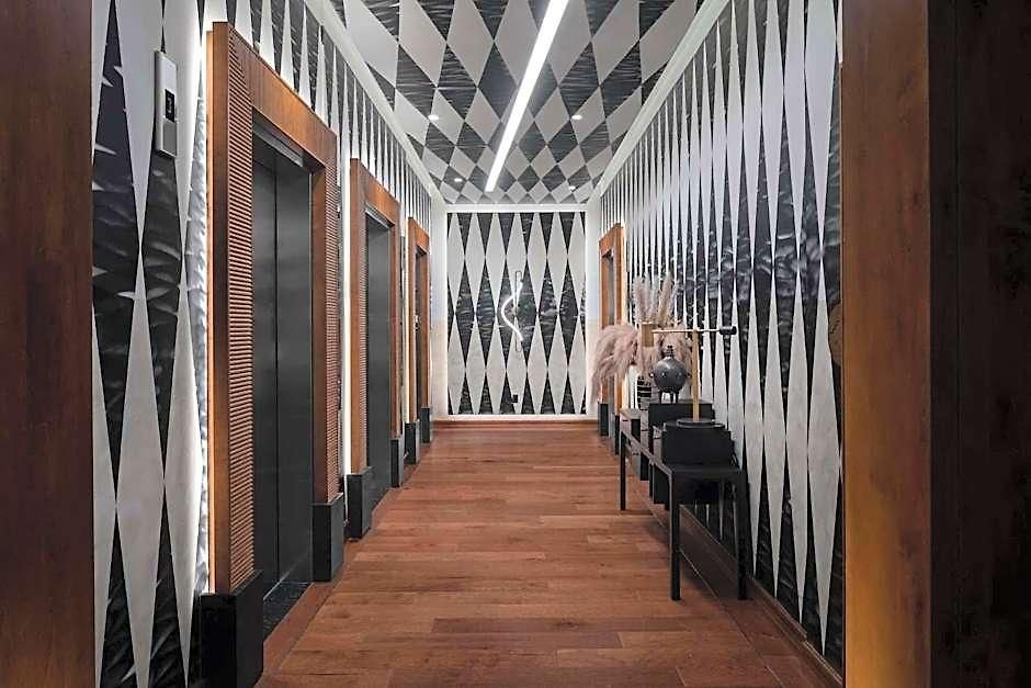 Fraye Nashville, Curio Collection By Hilton